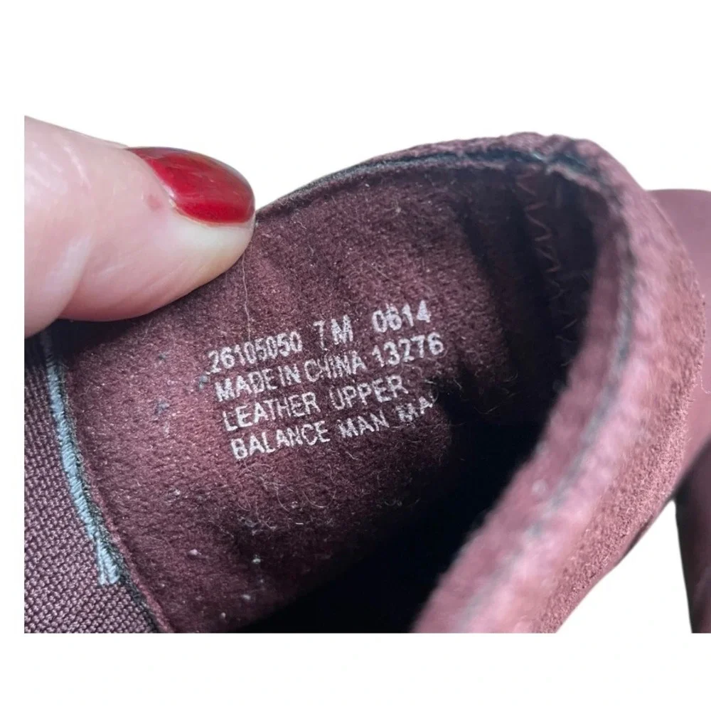 Clarks Women's Burgundy Suede Wedge Ankle Boots Side Zip‎ Elastic Size 7